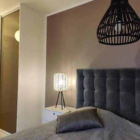 Huoneisto Rantabulevardilla, 1-4 Hengelle Apartment *