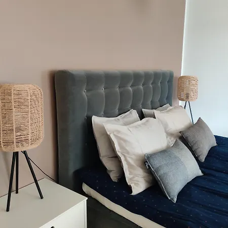 Rantabulevardilla, 1-4 Hengelle *