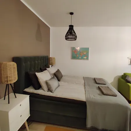 Rantabulevardilla, 1-4 Hengelle Savonlinna